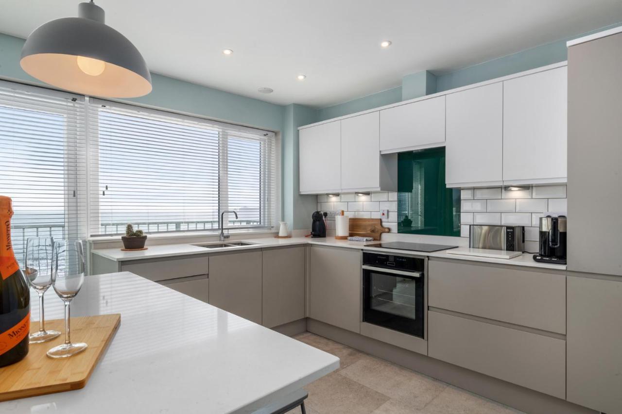 Dolphins Apartment - Spectacular Sea Views Saundersfoot Exterior photo