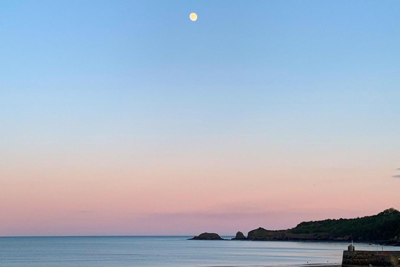 Dolphins Apartment - Spectacular Sea Views Saundersfoot Exterior photo
